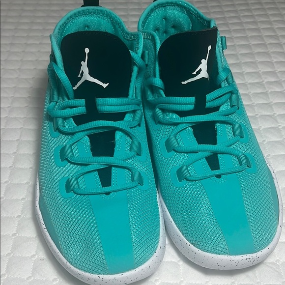 Jordan Kids' Teal and Black Sneakers - Picture 3 of 5